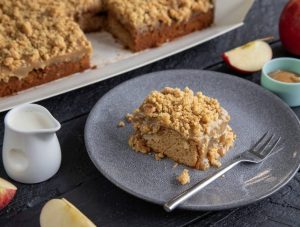 Apple Crumble Pudding (Plated3)